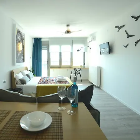 Mazi7thfloor #3 Apartment