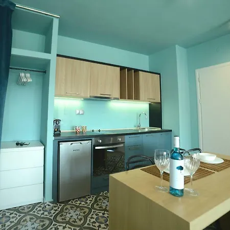 Mazi7thfloor #3 Apartment *
